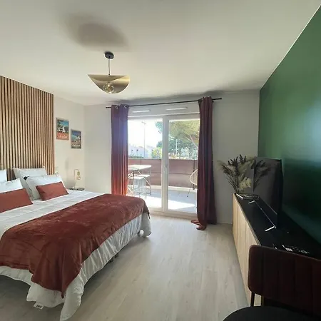 112 Au Pied Du Centre International De Tennis Agde