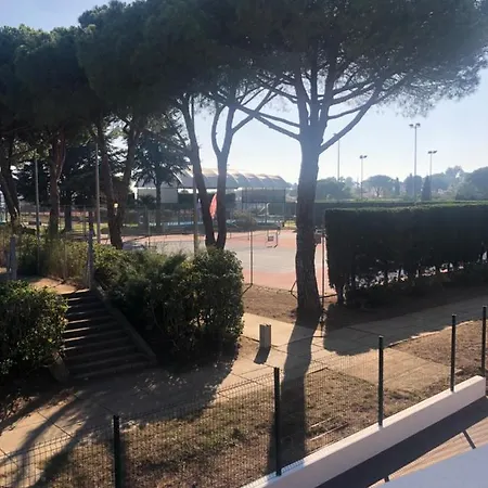 112 Au Pied Du Centre International De Tennis